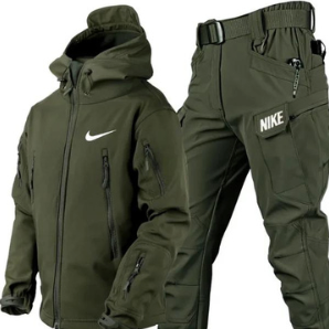 Nike – Vindjacka och Byxor